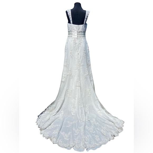 Oleg Cassini Collection David’s Bridal Ivory Lace Wedding Gown Sz 10 - Picture 3 of 16
